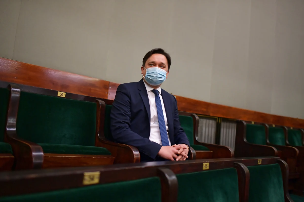 "Bardzo nas cieszy, że nastąpiła refleksja u naszych przyjaciół z PiS; najistotniejsze jest to, że w końcu nie będziemy tylko wybierać, a wybierzemy Rzecznika Praw Obywatelskich, bo to już zaczynało przypominać szopkę" - powiedział w piątek zastępca rzecznika Porozumienia Jan Strzeżek.