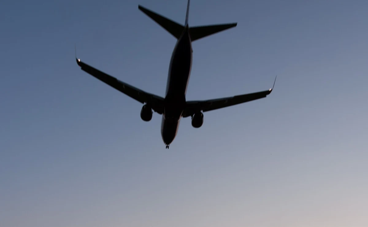 ​Samolot towarowy Boeing 737 z dwoma pilotami na pokładzie spadł do wody nieopodal Honolulu na Hawajach. Przyczyną miała być awaria silników.