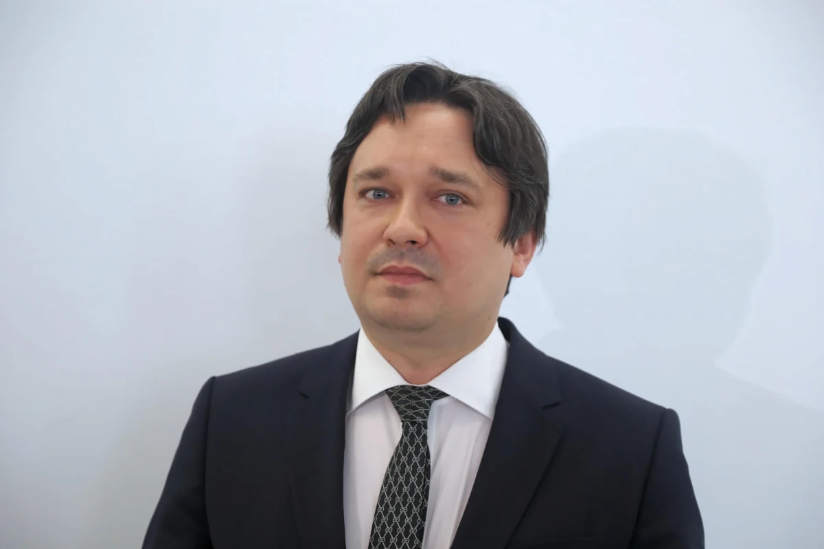 Na stronach Sejmu opublikowano dzisiaj po południu wniosek z kandydaturą prof. Marcina Wiącka na Rzecznika Praw Obywatelskich. Wniosek został zgłoszony przez posłów trzech klubów parlamentarnych i dwóch kół - wynika z dokumentu.