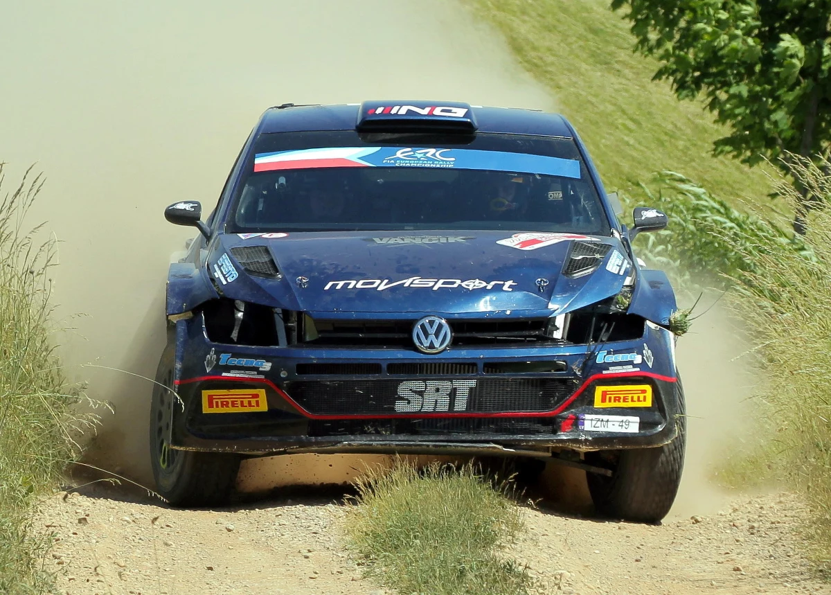 Rosjanin Nikołaj Griazin (VW Polo GTi R5) prowadzi po pierwszym etapie w Rajdzie Lipawy, drugiej w sezonie rundzie cyklu ME. Na łotewskich szutrach Rosjanin był najszybszy na wszystkich rozegranych w piątek odcinkach specjalnych.