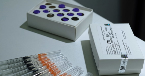 ​W ciągu niespełna 2 dni do Loterii Narodowego Programu Szczepień zgłosiło się już ponad milion osób - poinformował w piątek szef KPRM, pełnomocnik rządu do spraw szczepień Michał Dworczyk. Loteria szczepionkowa ruszyła wczoraj.