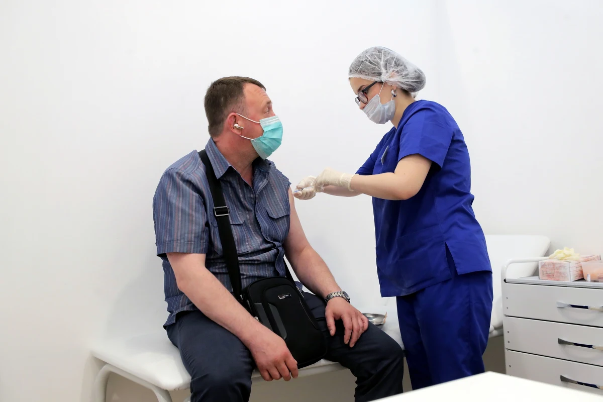 Minister Finansów nie planuje obciążać podatkiem PIT wygranych w Loterii Narodowego Programu Szczepień. Projekt odpowiedniego rozporządzenia został dzisiaj opublikowany i przekazany do uzgodnień.