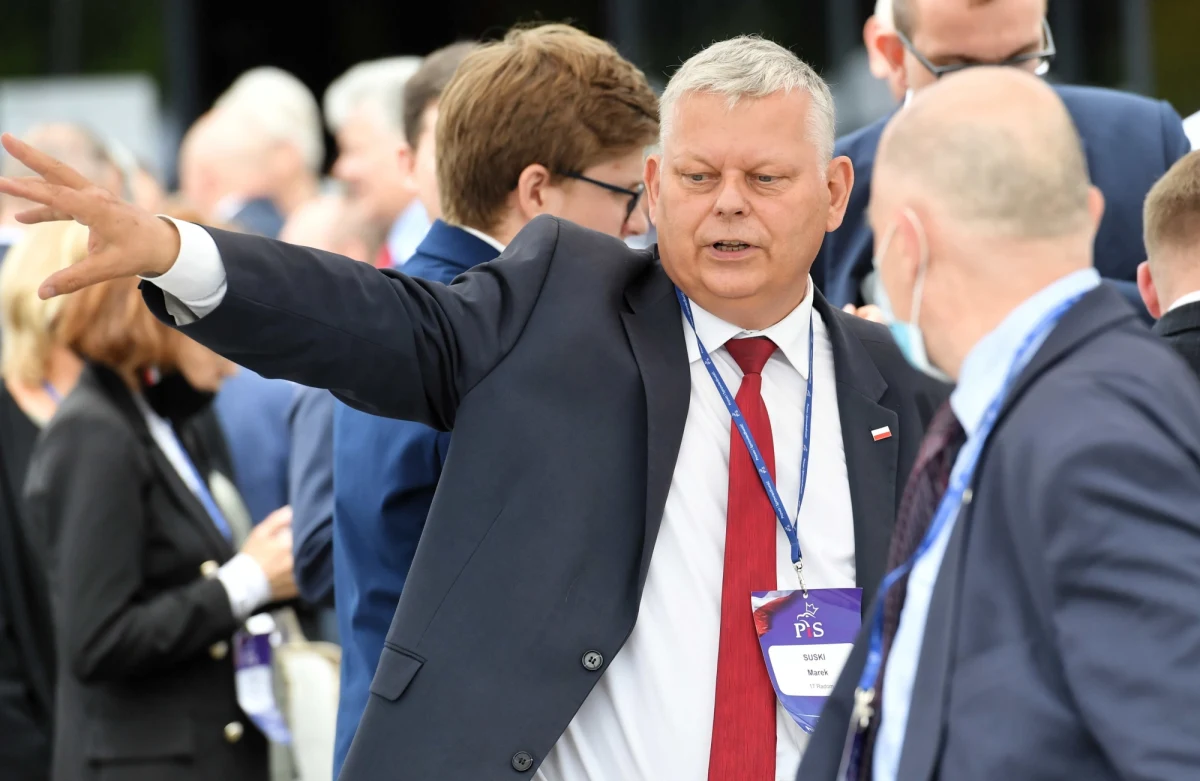 Jarosław Kaczyński podczas wystąpienia na kongresie PiS nie mówił o Donaldzie Tusku - powiedział dziennikarzom poseł PiS Marek Suski. Prezes PiS mówił, że należy postawić na rozwój, na dobrobyt Polaków, aby dzielić się wszystkimi sukcesami z ogółem społeczeństwa, a nie tylko z wybranymi grupami - dodał.
