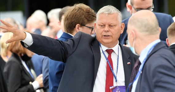 Jarosław Kaczyński podczas wystąpienia na kongresie PiS nie mówił o Donaldzie Tusku - powiedział dziennikarzom poseł PiS Marek Suski. Prezes PiS mówił, że należy postawić na rozwój, na dobrobyt Polaków, aby dzielić się wszystkimi sukcesami z ogółem społeczeństwa, a nie tylko z wybranymi grupami - dodał.