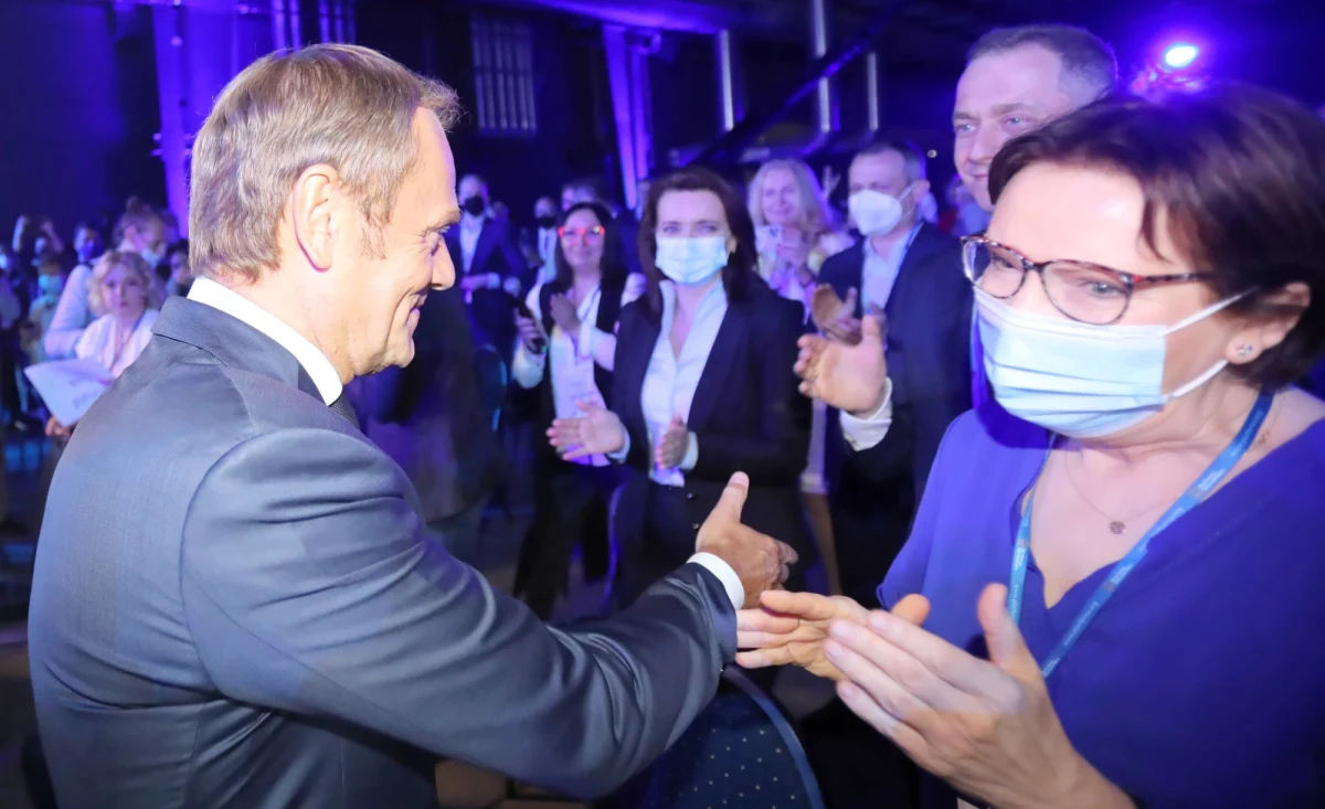 Zanim poziom związanego z powrotem Donalda Tuska entuzjazmu/lekceważenia przekroczy wszelkie rozsądne granice, chciałbym wiedzieć dlaczego właściwie dzieje się to, co widzę. Oficjalne odpowiedzi w tej sprawie są znacznie mniej ciekawe niż oczywiste pytania.