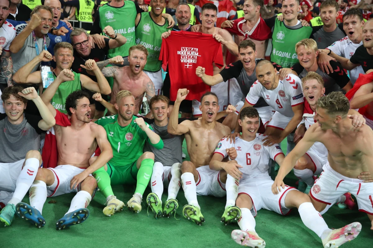 Dania awansowała do półfinału Euro 2020. Duńczycy pokonali Czechów 2:1 w ćwierćfinale mistrzostw Europy. Będzie to pierwszy półfinał Danii w Euro od 29 lat. W środę na Wembley Dania zmierzy się z Anglią.