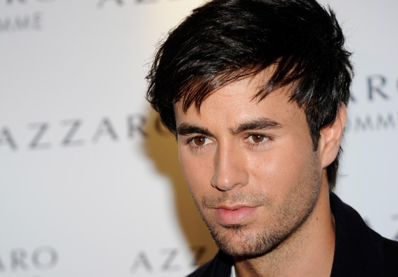 Enrique Iglesias przygotowuje się do ponownego zaistnienia w historii, powracając z gwiazdą reggaetonu Farruko w gwarantowanym przeboju "Me Pasé".