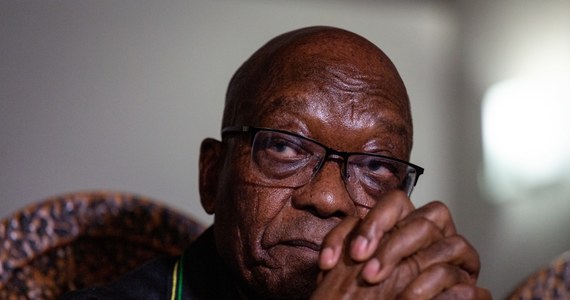 Skazany we wtorek na 15 miesięcy więzienia za obrazę sądu, były prezydent RPA Jacob Zuma ogłosił, że odwoła się od wyroku. Wokół jego posiadłości zgromadziły się setki osób w geście poparcia dla byłego prezydenta i sprzeciwu wobec wyroku sądu.