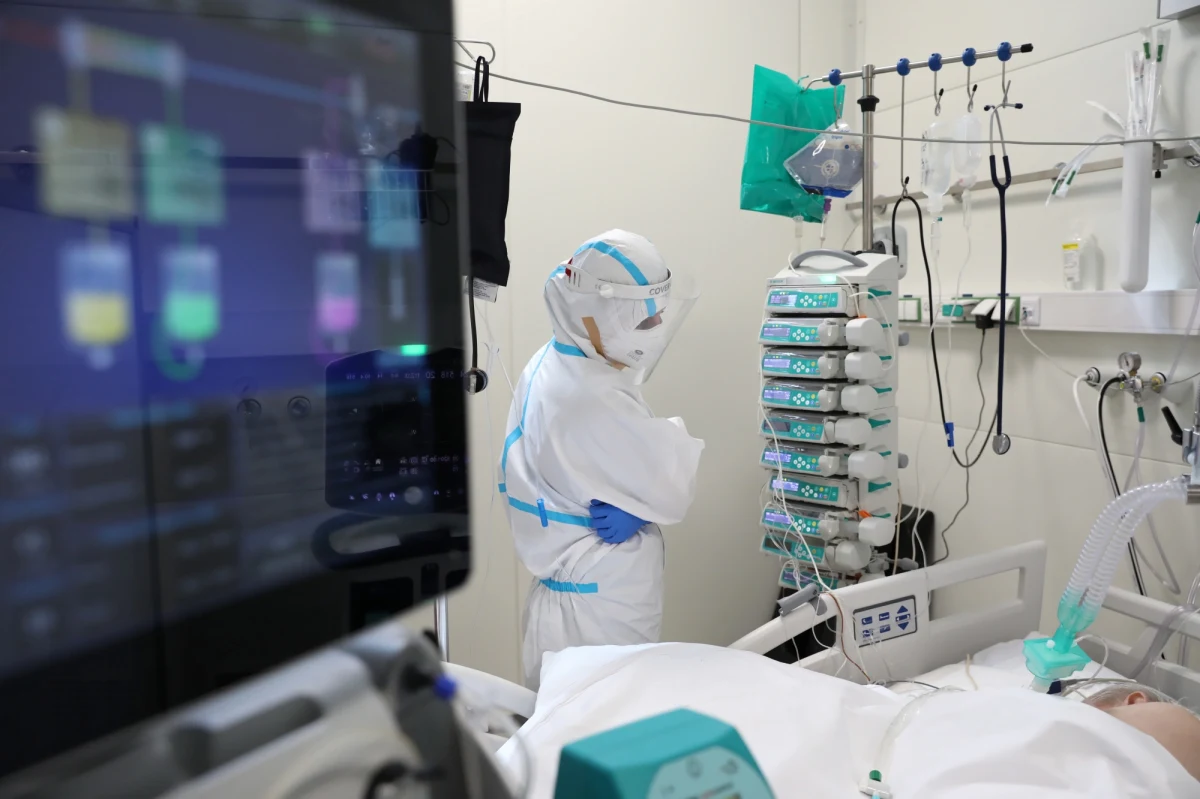 Prokuratura Okręgowa w Warszawie umorzyła postępowanie w sprawie zakupu maseczek i respiratorów. Uznała, że zakup maseczek ochronnych od prywatnego oferenta odbył się zgodnie z procedurą i wybrano ofertę najkorzystniejszą cenowo. Podobnie wypowiedziała się w sprawie zakupu respiratorów.