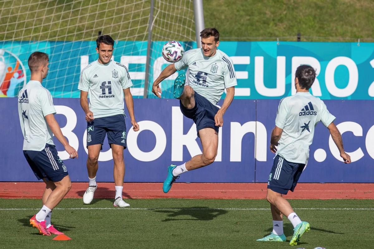 Komentatorzy w Hiszpanii spodziewają się zaciętego pojedynku podopiecznych Luisa Enrique we wtorkowym półfinale piłkarskich mistrzostw Europy przeciwko Włochom. Drużynę z Italii porównują do legendarnej amerykańskiej aktorki Mae West, twierdząc, że nawet kiedy gra słabo, wciąż jest dobra.