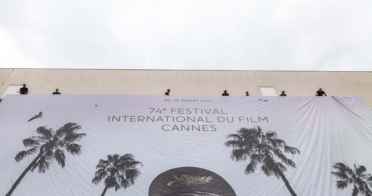 6 lipca rusza 74. edycja Międzynarodowego Festiwalu Filmowego w Cannes. Jak informuje portal "Variety", organizatorzy festiwalu postawili na dość kontrowersyjną metodę sprawdzania, czy przybywający na tę imprezę goście nie są zakażeni koronawirusem. Chętni do tego, by uczestniczyć w tym festiwalu, muszą pluć do probówek.