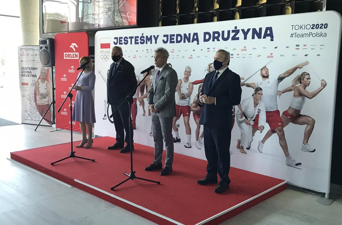 215 sportowców w 28 dyscyplinach powołanych zostało do reprezentacji na rozpoczynające się 23 lipca igrzyska w Tokio. Skład został zatwierdzony przez zarząd Polskiego Komitetu Olimpijskiego. 