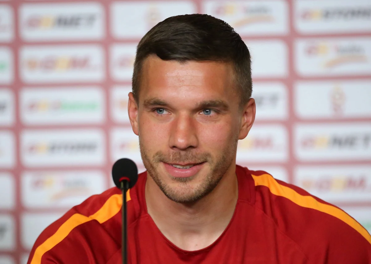 Były piłkarz reprezentacji Niemiec Łukasz Podolski zadeklarował w klubowej telewizji, że chce pomóc Górnikowi Zabrze nie tylko na boisku, ale także w działaniach marketingowych i rozwoju akademii. W czwartek ma podpisać w Zabrzu kontrakt.