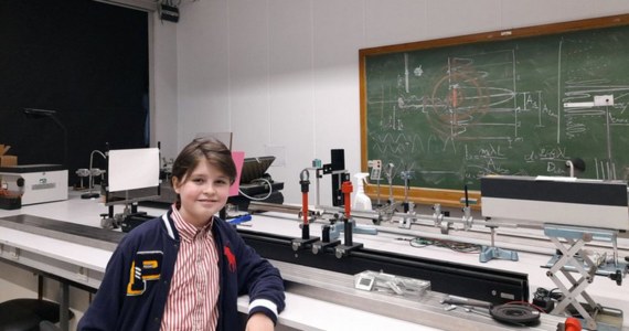 Un copil de 11 ani cu o diplomă universitară în fizică.  „Nemurirea este scopul meu”