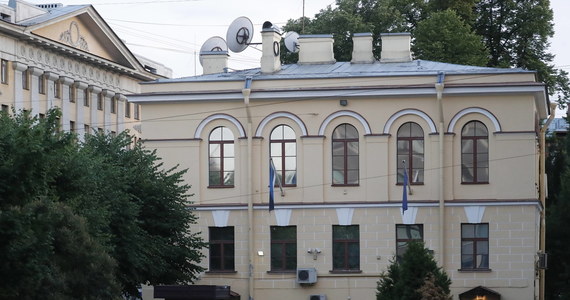 Zatrzymany w Petersburgu dyplomata z konsulatu generalnego Estonii został uznany za osobę niepożądaną w Rosji i ma ją opuścić w ciągu 48 godzin - oświadczyło w środę MSZ w Moskwie. Według resortu istnieją "niepodważalne dowody" na nielegalne działania dyplomaty.