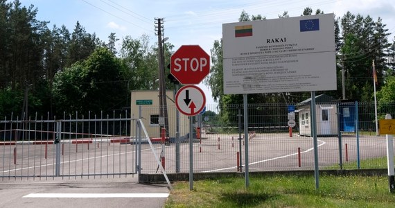 ​Ośmiu funkcjonariuszy straży granicznej z Polski wyjedzie we wrześniu na Litwę, by pomagać w walce z falą nielegalnej migracji przez zieloną granicę z Białorusią. Decyzję o wysłaniu Polaków z pojazdem obserwacyjnym podjęła europejska agencja Frontex.
