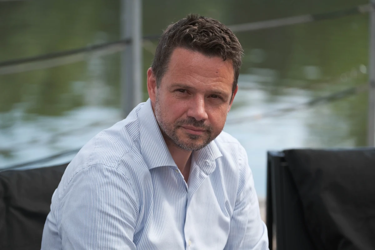 "Donald Tusk jest politykiem niesłychanie sprawczym" - podkreślił prezydent Warszawy i wiceszef Platformy Obywatelskiej Rafał Trzaskowski. "Musimy dać nadzieję na to, że jesteśmy w stanie wygrać wybory; Tusk to robi, a naszym obowiązkiem jest go w tym wspomóc" - dodał.