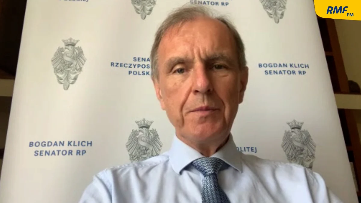 „To jest oczywiście fałszywe uzasadnienie. Prawdziwym uzasadnieniem jest to, że niezależne media są takim kolcem, takim cierniem, który bardzo uwiera obecną władzę we wszystkich jej niezgodnych z prawem działaniach, w łamaniu konstytucji, całym nepotyzmie, który reprezentuje. W związku z tym trzeba je ograniczyć, a potem zlikwidować” – tak Bogdan Klich skomentował w Rozmowie w samo południe w RMF FM twierdzenia obozu PiS, który przekonuje, że celem złożonego właśnie w Sejmie projektu nowelizacji ustawy o radiofonii i telewizji jest ochrona polskich mediów przed kapitałem rosyjskim i arabskim. Zdaniem ekspertów, nowela sprawi, że stacja TVN straci koncesję.