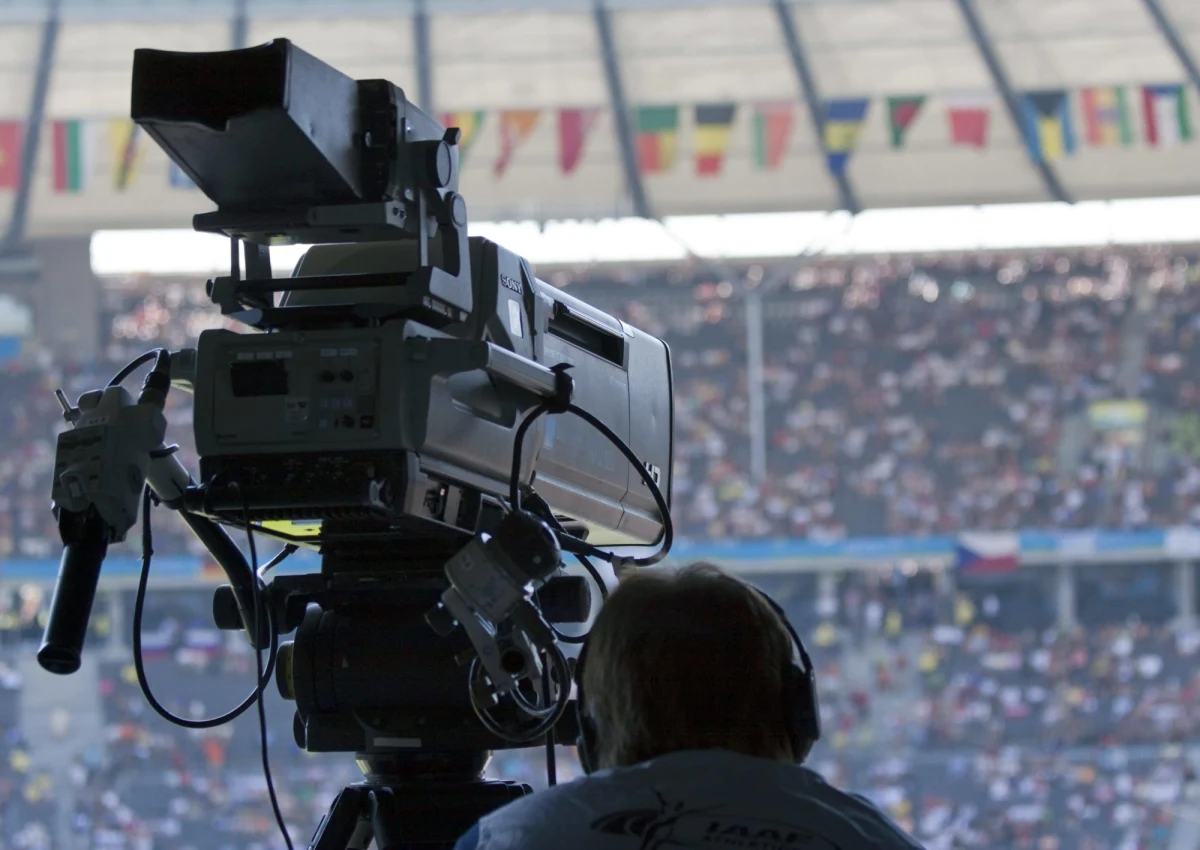 PiS przygotował projekt nowelizacji ustawy o radiofonii i telewizji. Zdaniem ekspertów nowe prawo spowoduje, że stacja TVN straci koncesję na nadawanie, chyba że zostanie sprzedana przez obecnego właściciela, czyli amerykański koncern Discovery.