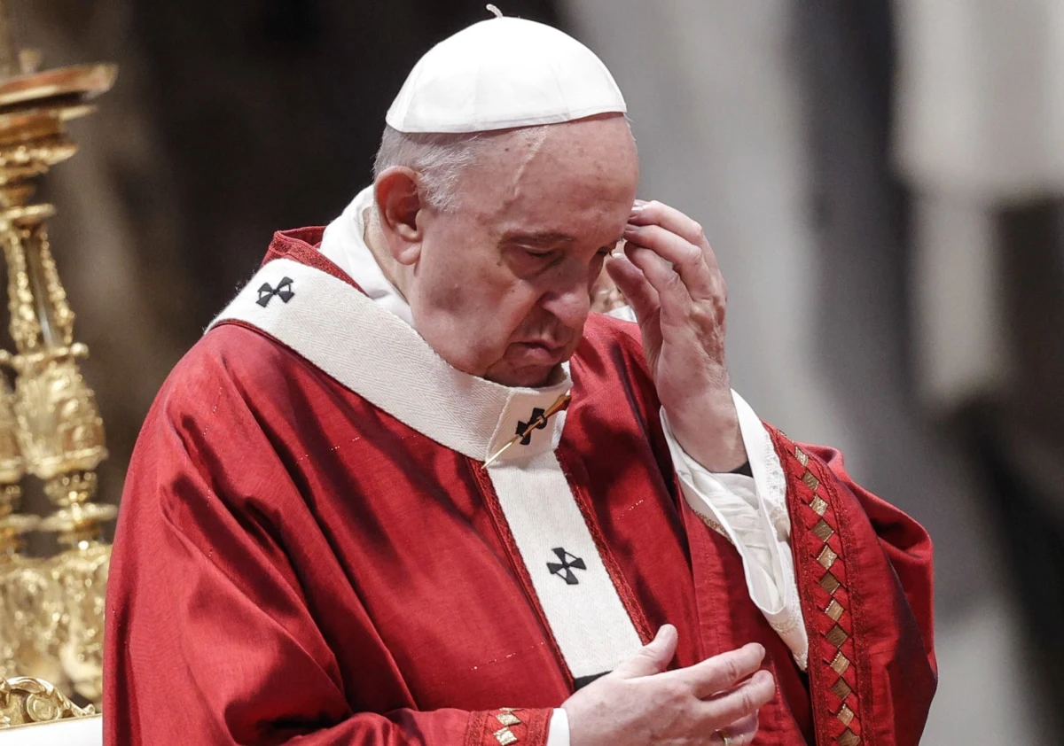 W najbliższą niedzielę papież Franciszek, przebywający w rzymskiej klinice Gemelli po operacji jelita grubego, odmówi południową modlitwę Anioł Pański z 10. piętra szpitala - ogłosił w piątek Watykan. Papież przechodzi kurację po trzygodzinnym zabiegu chirurgicznym.