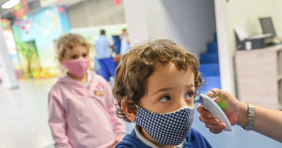 Estados Unidos de América.  Los niños de cinco años serán vacunados contra COVID-19.  Hay una decisión de aprobación.