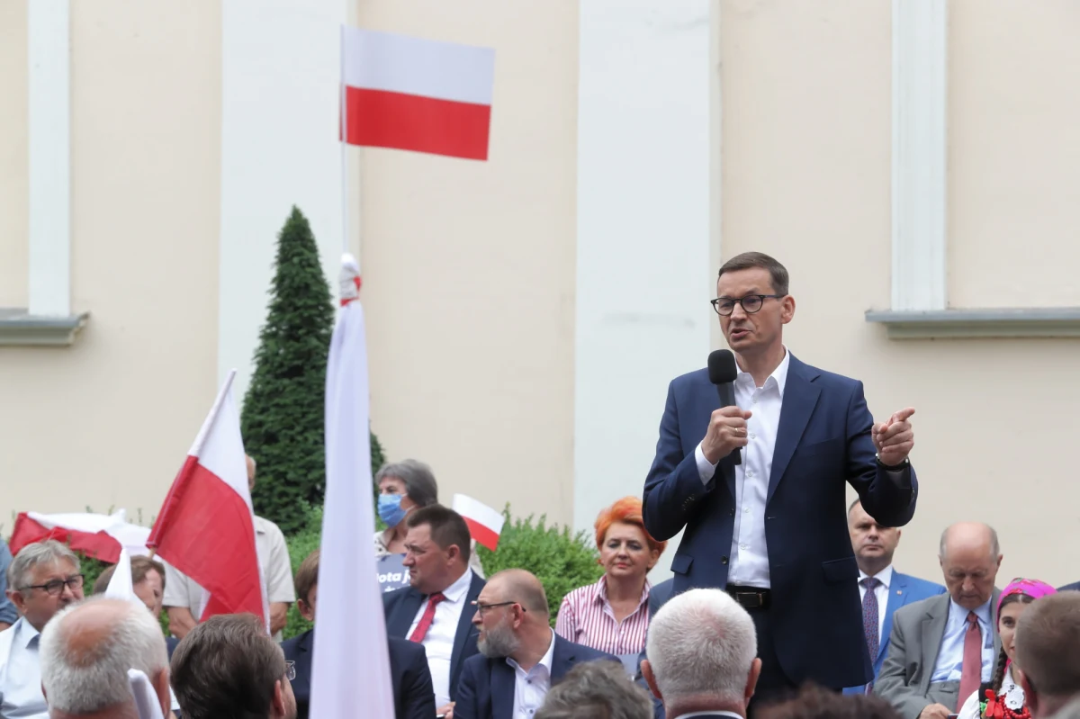 Polski Ład to bilet do życia na poziomie Zachodu, ale według polskich zasad – podkreślał premier Mateusz Morawiecki na spotkaniu z mieszkańcami Łowicza (Łódzkie). Jak dodał, marzenia Polaków są dla rządzących drogowskazem wytyczającym drogę rozwoju gospodarczego kraju.