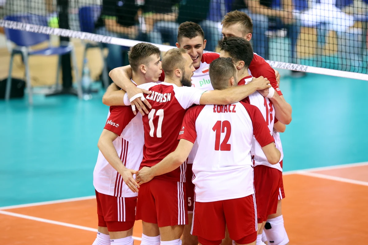 Dzisiaj w drugim meczu rozgrywanego w krakowskiej Tauron Arenie siatkarskiego XVIII Memoriału Huberta Jerzego Wagnera, Polska pokonała Azerbejdżan 3:0 (25:15, 25:12, 25:10). We wcześniejszym spotkaniu Egipt wygrał z Norwegią 3:2.
