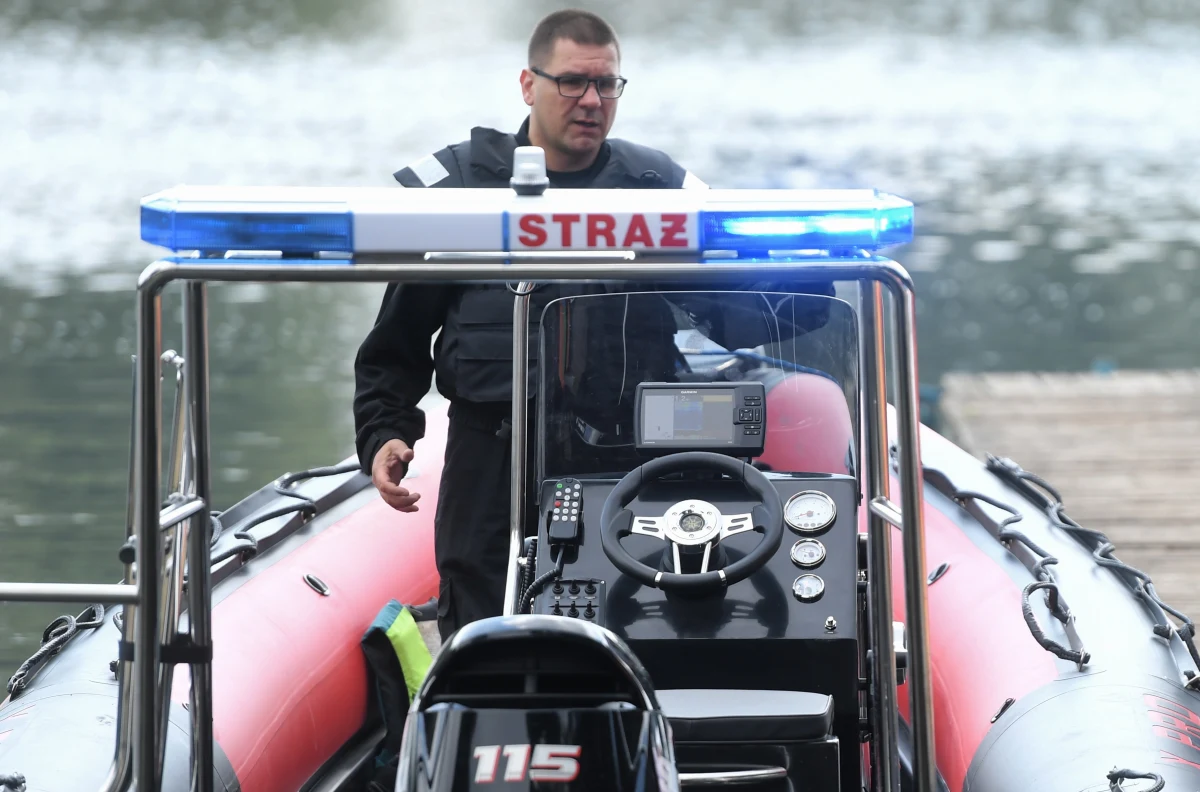 Wieczorem w Oławie 16-latek wpadł do Odry, akcja poszukiwawcza zostanie wznowiona dzisiaj. Według doniesień, chłopca porwał nurt rzeki.
