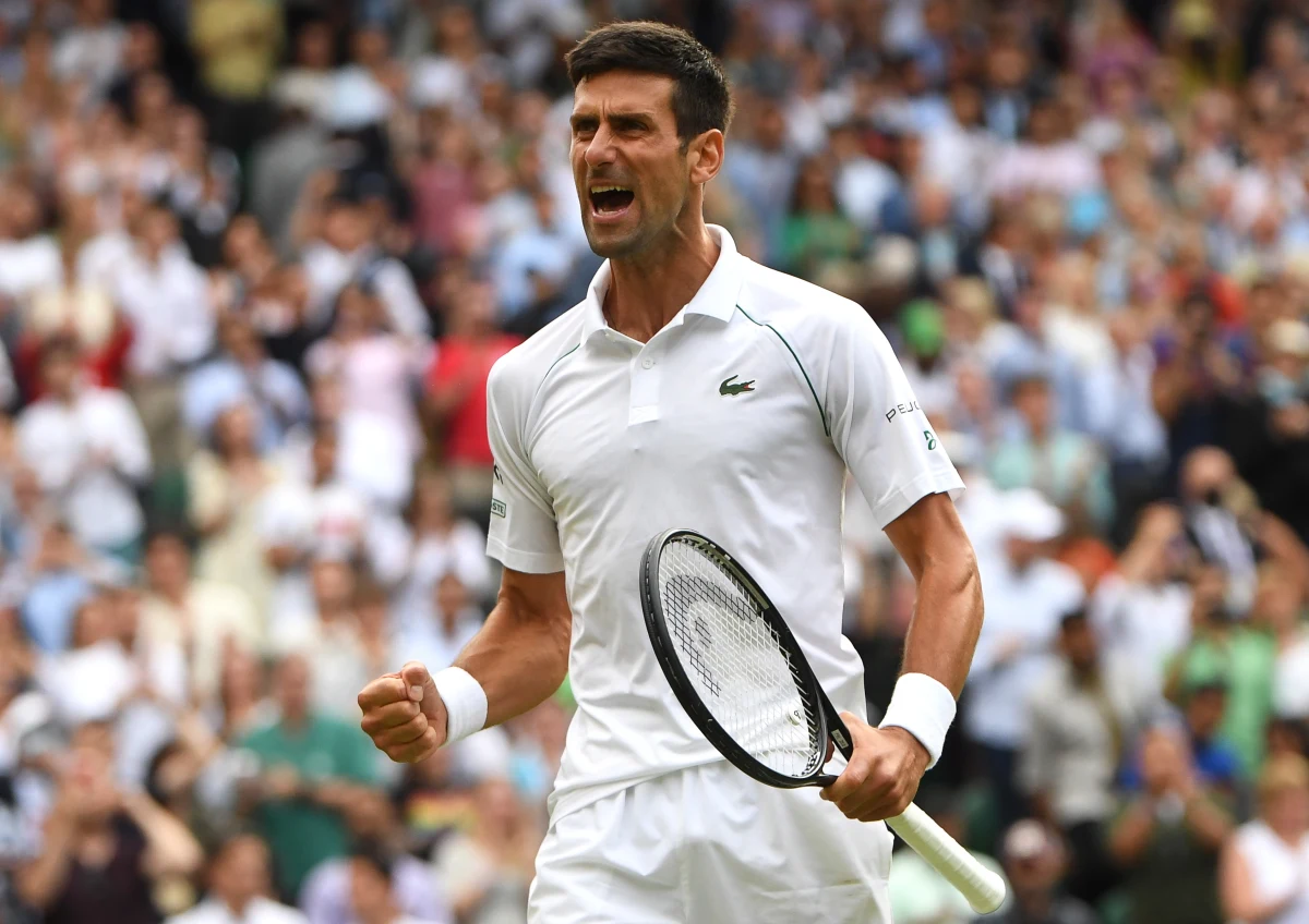 Lider światowego rankingu tenisistów Novak Djokovic stanie dziś przed szansą na wygranie Wimbledonu. Jeśli Serb pokona Włocha Matteo Berrettiniego, to wywalczy 20. tytuł wielkoszlemowy i wyrówna rekord wszech czasów Rogera Federera i Rafaela Nadala.