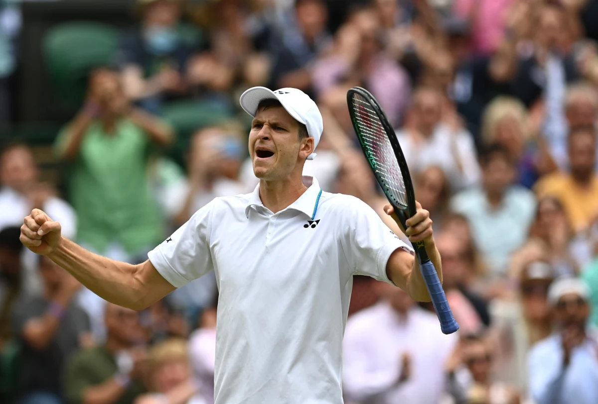 Hubert Hurkacz, który dotarł do półfinału Wimbledonu, awansował z 18. na 11. miejsce w światowym rankingu. To najwyższa lokata w karierze 24-letniego tenisisty. Liderem pozostał triumfator wielkoszlemowej imprezy w Londynie - Serb Novak Djokovic.