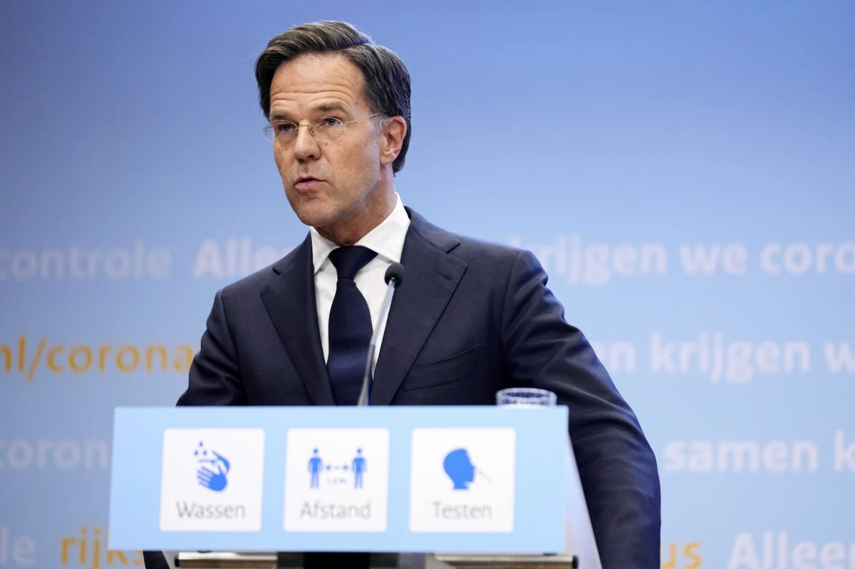 Premier Holandii Mark Rutte przeprosił za zbyt wczesne zniesienie pod koniec czerwca większości obostrzeń wprowadzonych w związku z Covid-19. "To był błąd" – powiedział. W ostatnich dniach w kraju lawinowo rośnie liczba nowych zakażeń koronawirusem.