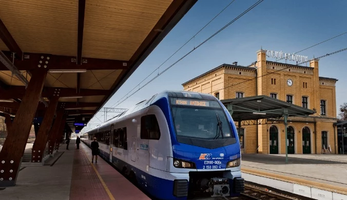 Bez miejsc stojących w części pociągów PKP Intercity. Interweniuje posłanka Lewicy