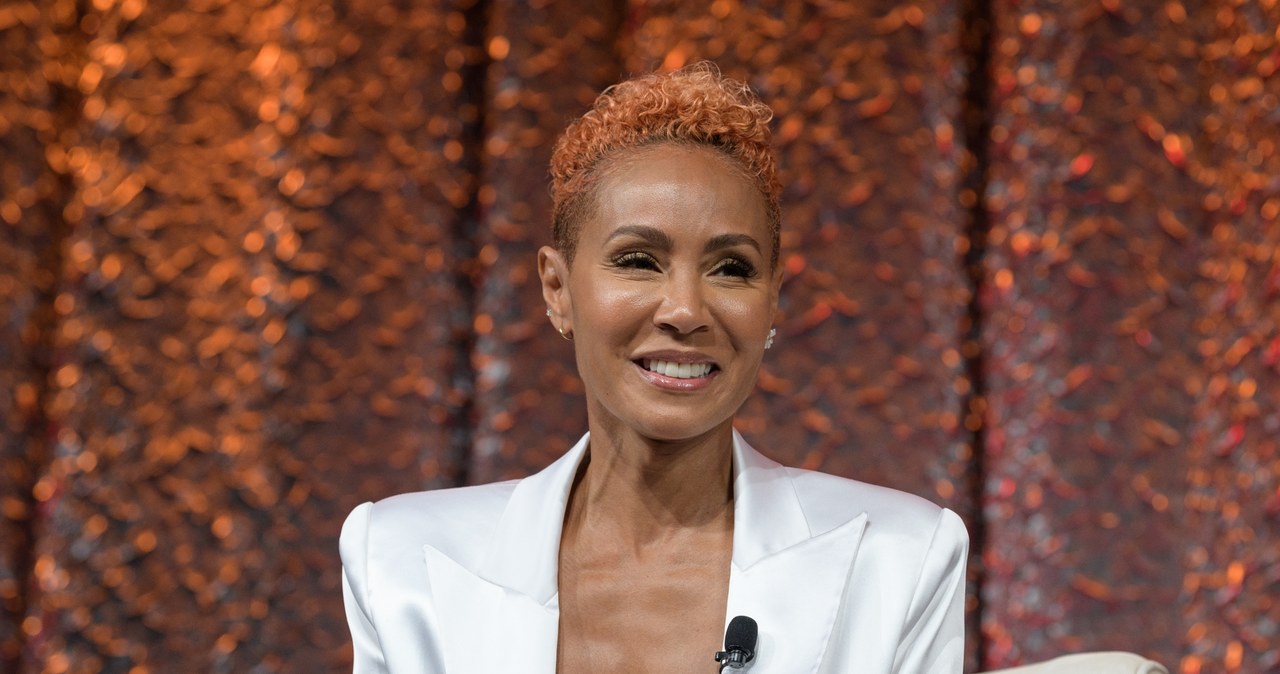 Żona Willa Smitha goli głowę? Jada Pinkett Smith o swoim problemie pierwszy raz powiedziała w 2018 roku, w prowadzonym przez siebie programie "Red Table Talk".