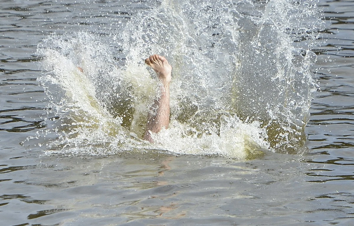 Tragedia na jeziorze Świętajno na Mazurach. Wczoraj dwóch 18-latków poszło tam popływać i zaginęło. Znaleziono ciała obu nastolatków. 