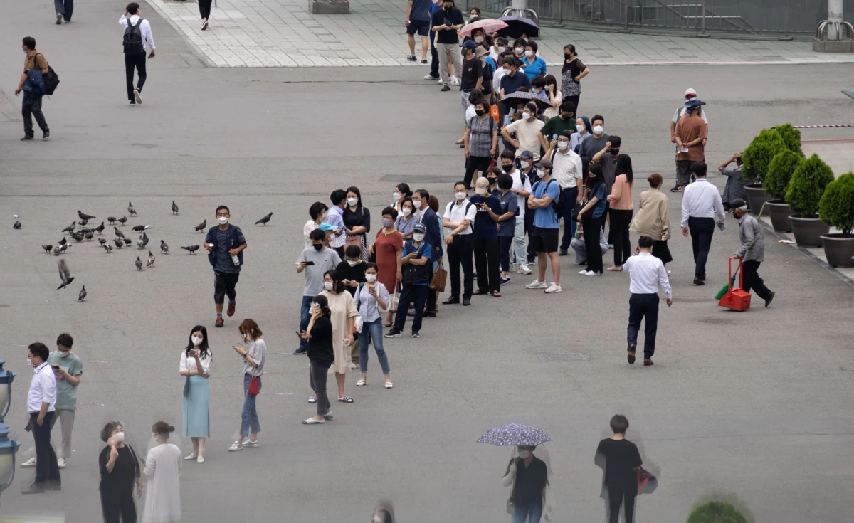 Korea Południowa zanotowała kolejny rekordowy bilans nowych zakażeń koronawirusem. W kraju szerzy się wariant Delta. Japonia z kolei odnotowała najwięcej nowych przypadków zakażeń SARS-CoV-2 od stycznia. 