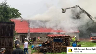 Marciszów: Piorun uderzył w dom. Tuż po tym zapalił się dach