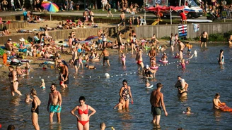 Tłoczno na olsztyńskich plażach. Alarmują o zagrożeniach 