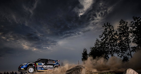 Fin Kalle Rovanpera (Toyota Yaris WRC) prowadzi po pierwszym etapie w Rajdzie Estonii, siódmej rundzie mistrzostw świata. W piątek wygrał pięć z ośmiu rozegranych odcinków specjalnych.