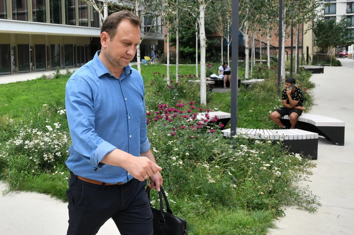 Podjęliśmy decyzję jako członkowie zarządu, że za dwa tygodnie w sobotę odbędzie się Rada Krajowa Nowej Lewicy, która będzie oceniała decyzje i działania przewodniczącego Włodzimierza Czarzastego – poinformował Tomasz Trela, jeden z posłów zawieszonych w sobotę w prawach członka Nowej Lewicy.