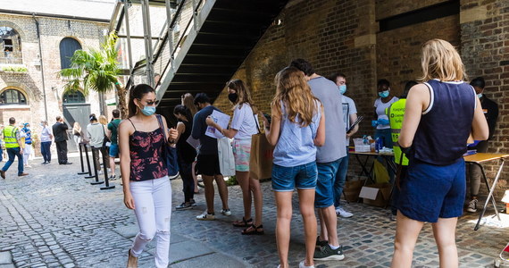 W szczycie trzeciej fali epidemii koronawirusa w Wielkiej Brytanii liczby wykrywanych przypadków mogą sięgać 200 tys. dziennie, a trafiających do szpitali z powodu Covid-19 - 2 tys. dziennie - ocenił czołowy brytyjski epidemiolog prof. Neil Ferguson.