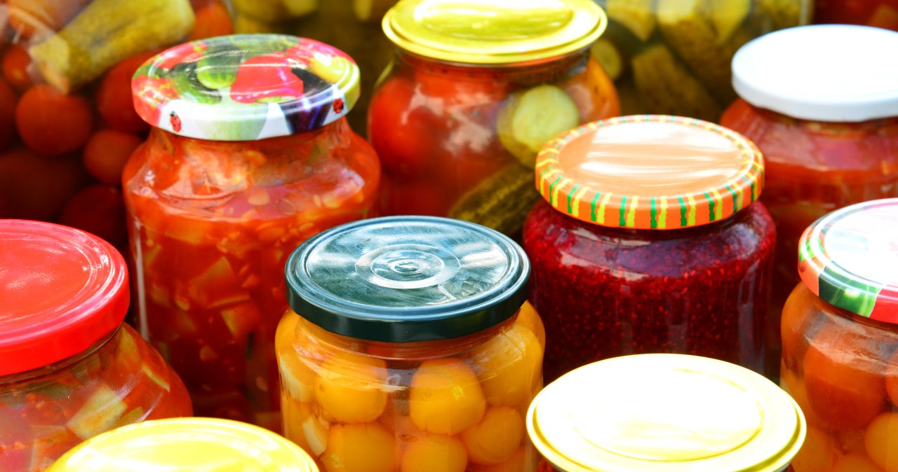 Sezon na przetwory rusza pełną parą. Jakie zrobić w lipcu? Oto lista