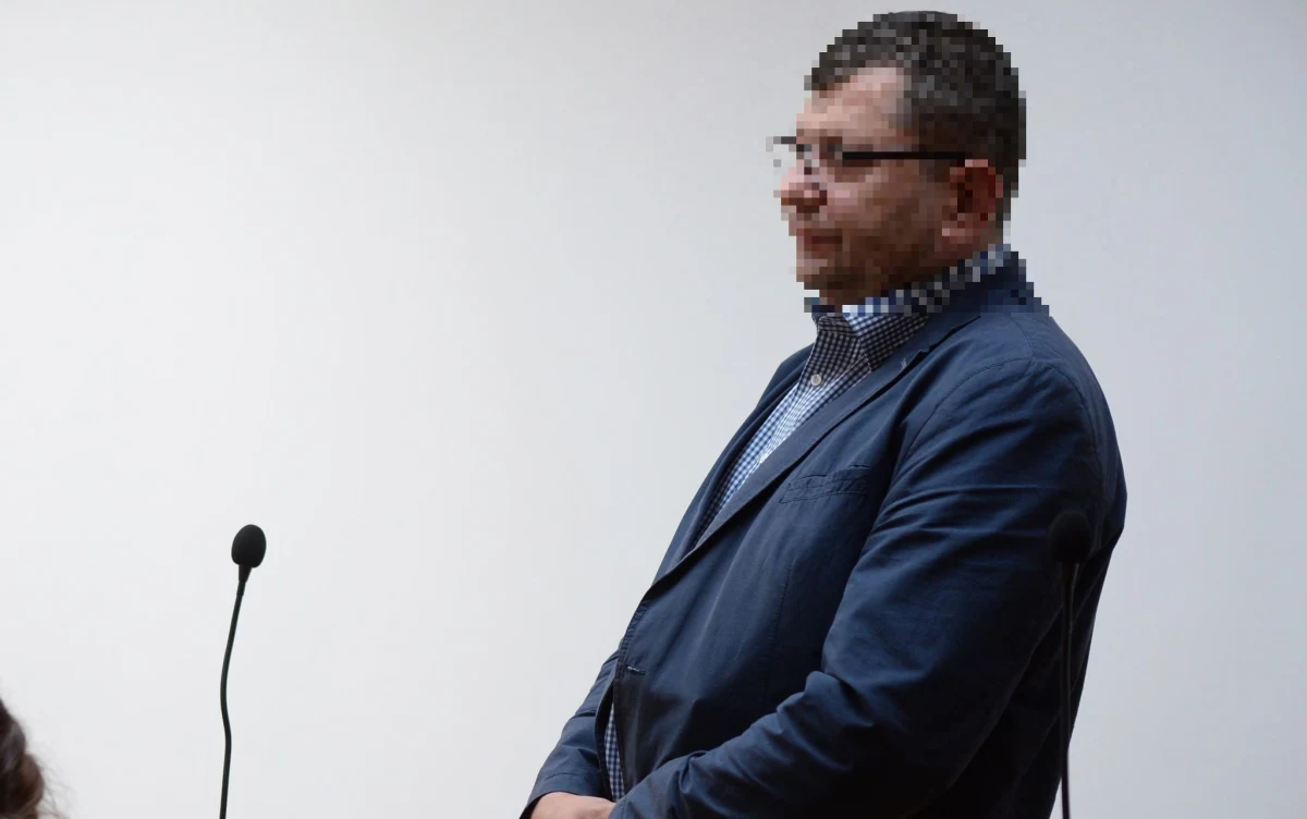 Prokuratura Regionalna w Lublinie skierowała do sądu akt oskarżenia przeciwko Zbigniewowi S., jego żonie Iwonie S., synowi Przemysławowi S. i dwóm innym osobom. Dotyczy on działań na szkodę fundacji zarządzanej przez Zbigniewa S. Skazany za liczne przestępstwa i podejrzany o kolejne Zbigniew S. został sprowadzony z Holandii do Polski 2 czerwca na podstawie 7 listów gończych, które wystawiły za nim prokuratury i sądy w kilku regionach kraju.