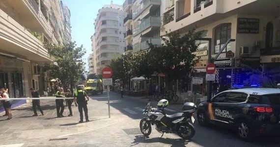 Kierowca samochodu osobowego staranował w poniedziałek po południu kilka ogródków restauracyjnych w Marbelli, popularnym kurorcie turystycznym na południu Hiszpanii. Co najmniej 10 osób zostało rannych. Policja wykluczyła motyw terrorystyczny.