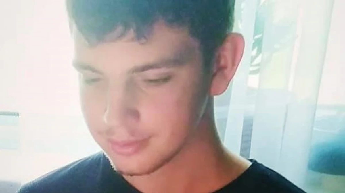 Policjanci z Poznania poszukują 15-letniego Igora Sawińskiego. Chłopak po raz ostatni widziany był wczoraj w południe, od tamtej pory nie nawiązał kontaktu z rodziną.