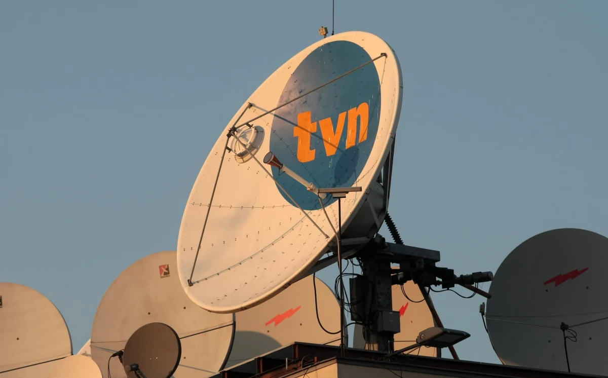 Krajowa Rada Radiofonii i Telewizji złożyła w Sejmie propozycję zmian w projekcie tak zwanej ustawy "lex TVN" - ustalili dziennikarze RMF FM. Chodzi o projekt, który w obecnym kształcie daje amerykańskim właścicielom stacji wybór: albo sprzedadzą TVN, albo telewizja straci koncesję.