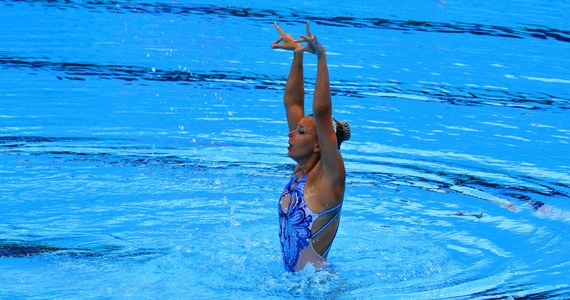 Pływanie synchroniczne jest jedną z trzech dyscyplin olimpijskich, w których startują wyłącznie kobiety. Nazywane "wodnym baletem" wymaga od zawodniczek wielu cech: siły, wytrzymałości, wdzięku, talentu artystycznego oraz umiejętności panowania nad oddechem.