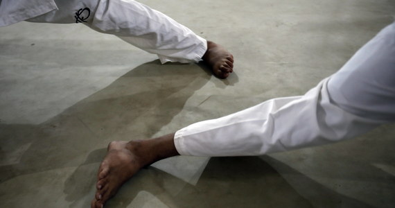 Karate, stanowiące mieszankę dawnych technik obronnych wojowników Królestwa Riukiu i chińskich sztuk walki, zadebiutuje w Tokio w programie igrzysk. Do rozdania wśród 80 zawodników będzie osiem kompletów medali, a zdobyć je będą mogli w dwóch odmianach - kata i kumite.