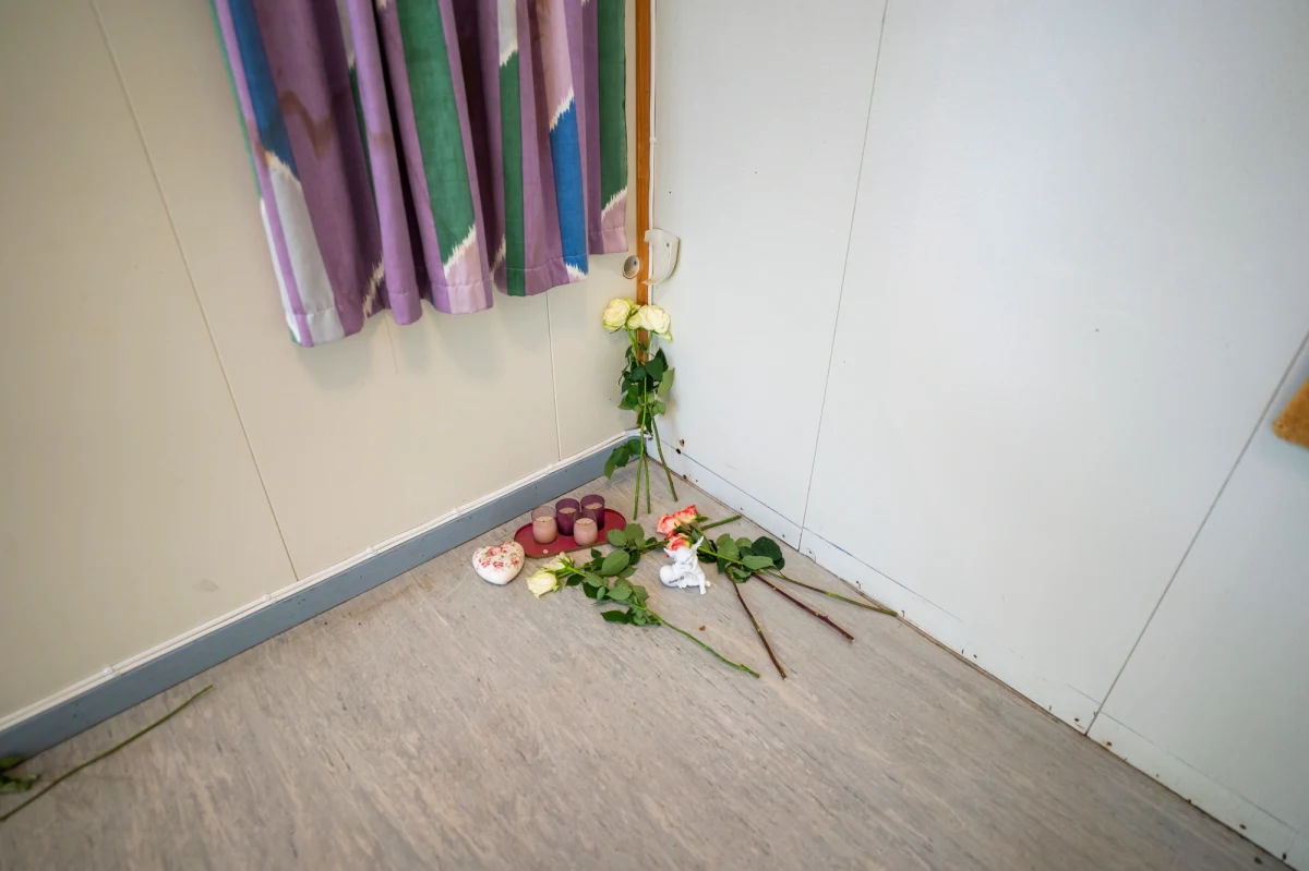 10 lat temu 22 lipca 2011 roku Anders Breivik zdetonował ładunek wybuchowy w rządowej dzielnicy Oslo, a następnie dokonał masakry, strzelając z karabinu do uczestników obozu młodzieżówki Partii Pracy. W obu miejscach zginęło łącznie 77 osób, a ponad 200 zostało rannych. Norwegowi nie podobał się sposób sprawowania władzy przez lewicową Partię Pracy, która według niego była zbyt otwarta na imigrantów. 