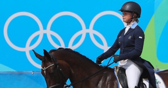 Szwecja wybrała chorążych ekipy olimpijskiej dopiero nad ranem. Będą nimi żeglarz Max Salminen i wicemistrzyni z Londynu w jeździectwie Sara Algotsson Ostholt. Przed dwoma laty przeżyła osobistą tragedię na autostradzie w Polsce, gdzie spłonęły jej najlepsze konie.