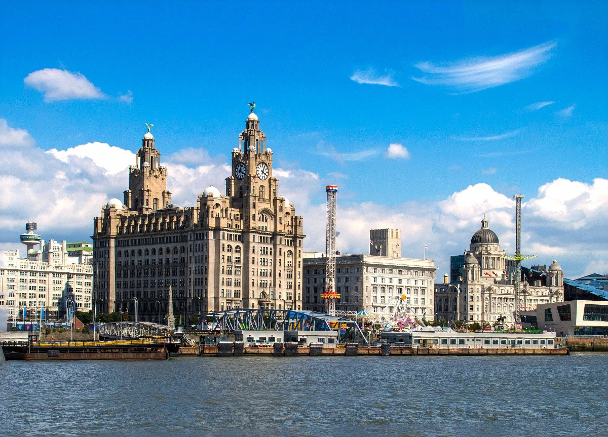 Liverpool został oficjalnie pozbawiony statusu Światowego Dziedzictwa UNESCO. Powodem są nowe inwestycje na nabrzeżu i w dokach, które jak wskazano, w nieodwracalny sposób zmieniły unikatowy charakter tego miejsca.